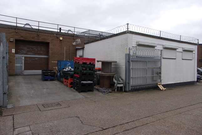 Industrial to let in Crompton Close, Basildon