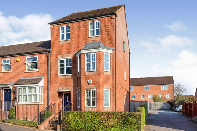 Lloyds Way, Bishopton, Stratford-Upon-Avon CV37, 4 bedroom semi