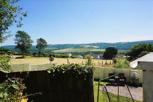 26, Min-Y-Graig, PONTYBEREM, Llanelli photo 2