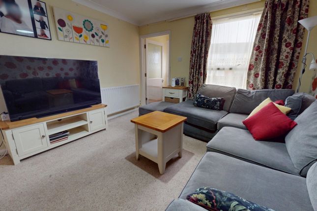 21, Springwood Close, Ashford photo 3