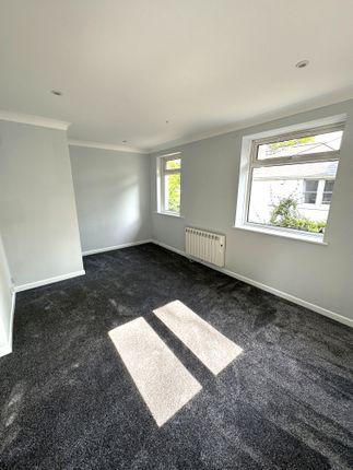 Guest Avenue, Branksome photo 3