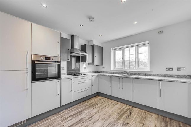 92 Kestrel Close, Congleton photo 2
