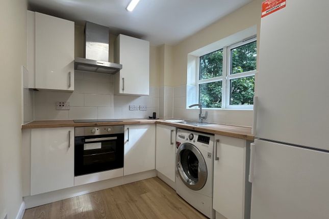 51, Admirals Court, Reading photo 3