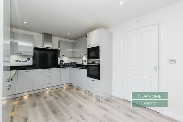 19, Oak Drive, Leeds photo 3