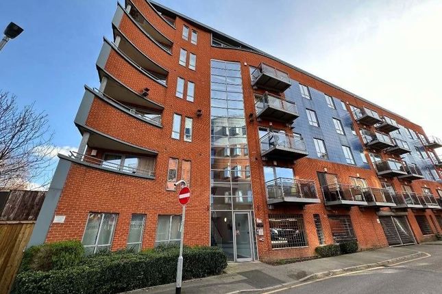 1-bed flat on 6 Ahlux House, Millwright Street, Leeds, £35,000