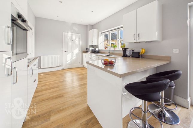 10 Oak Avenue, Norwich photo 3