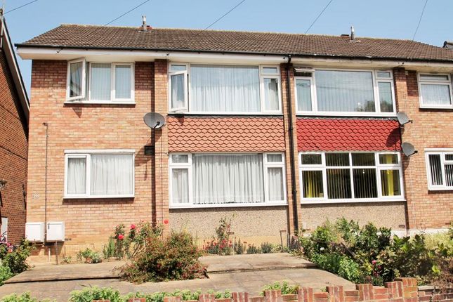 2 Bed Maisonette For Sale In Margaret Way Ilford Ig4 Zoopla