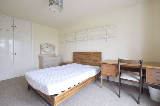 Room 4, 56, Albemarle Gate, Gloucestershire photo 4