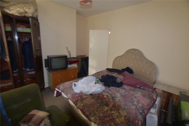 36, Nowell Mount, West Yorkshire photo 4