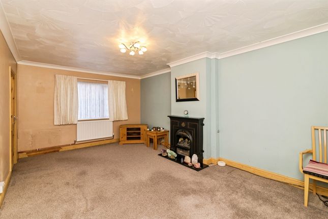 4, Northwood Close, Lowestoft photo 3