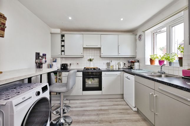 33, Biddlesden Road, Yeovil photo 2