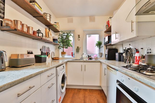 24, Firbank Road, Dorset photo 4