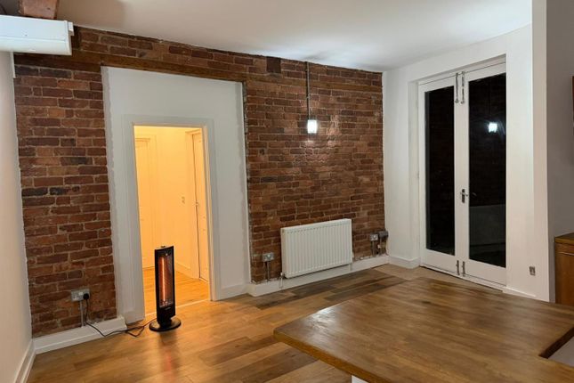 Flat, 7, Castle Yard, Stockport photo 3