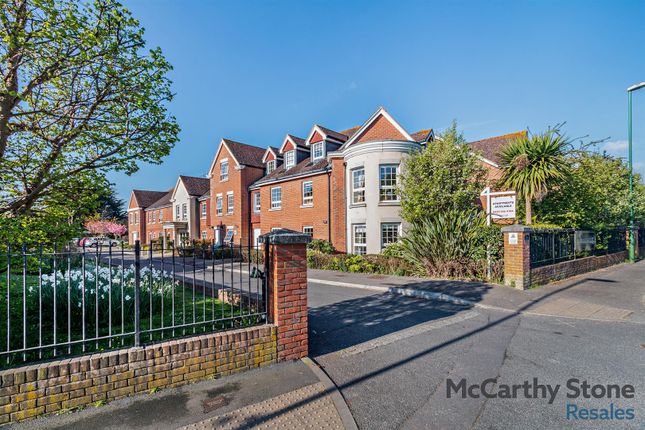 2-bed flat on 11 Claridge House, Church Street, Littlehampton, £210,000