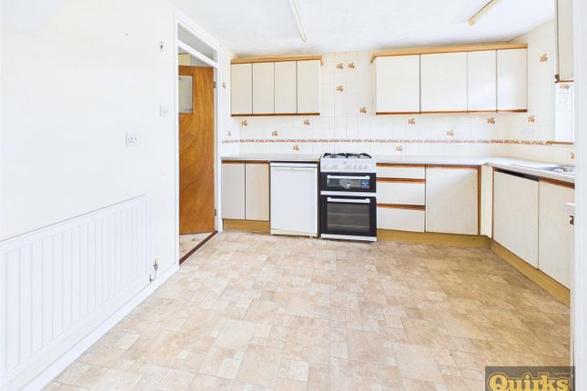 91, Haslemere Road, Wickford photo 3