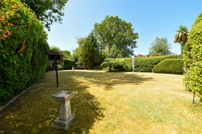39, Almond Avenue, Newbury photo 2
