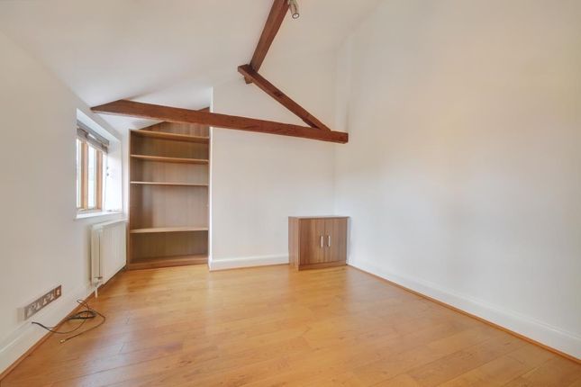 Barn conversion to rent in The Clock Tower, Woodhall Lane, Shenley