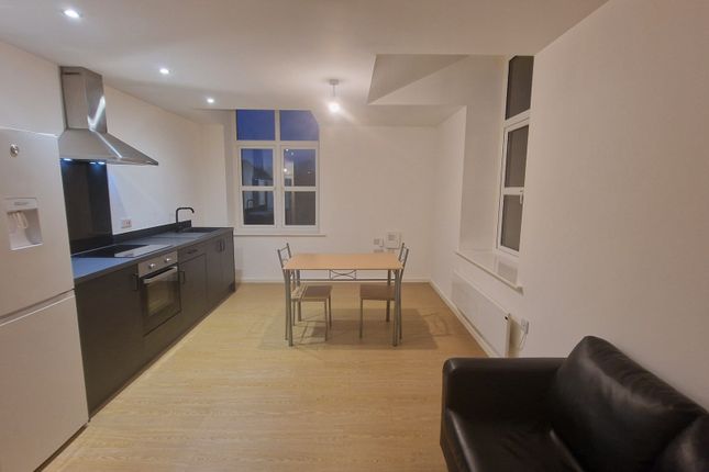 Flat to rent in Saville Street, Bolton