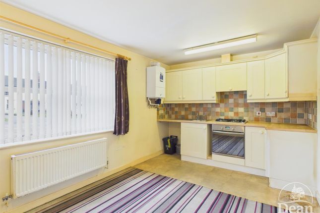 22, Rosedale Court, Cinderford photo 2