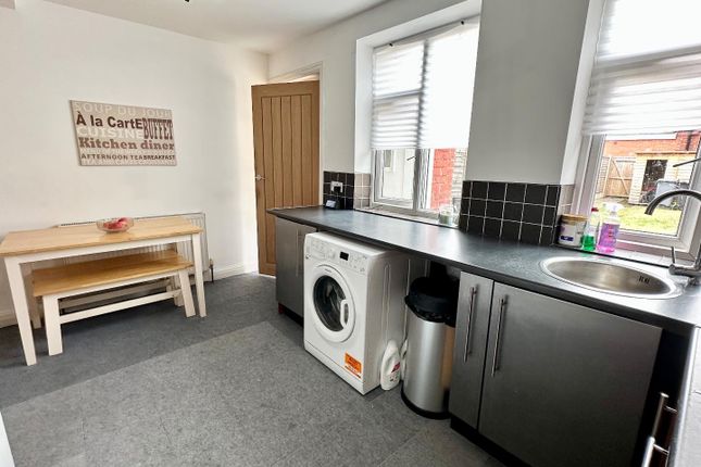 107, Common Edge Road, Blackpool photo 4