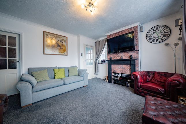 26 Methuen Avenue, Leicester photo 3