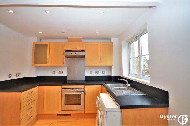 Flat to rent in Yukon Road, Broxbourne