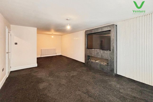 7, Hollowdene, Crook photo 2