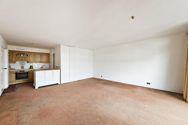 Flat 16, John Trundle Court, London photo 4