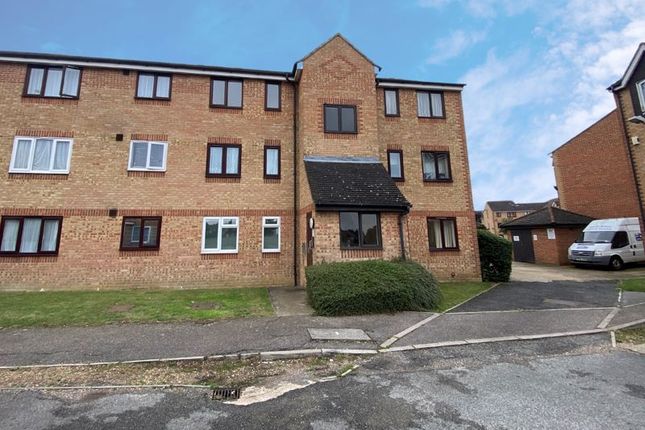 Thumbnail Flat to rent in Danbury Crescent, South Ockendon