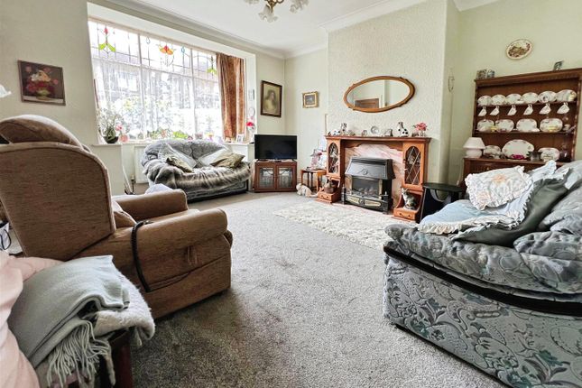27, Kingston Road, Bradford photo 2