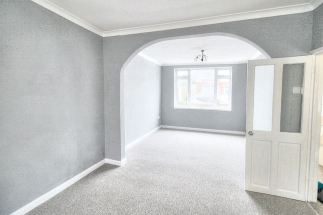2 Hampden Avenue, Eastbourne photo 4