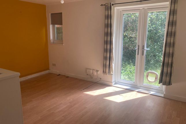 119, Pomander Crescent, Milton Keynes photo 3