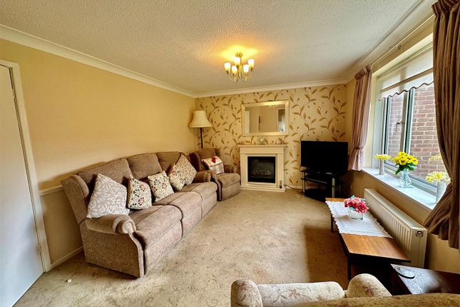 Flat for sale in Caburn Close, Scarborough