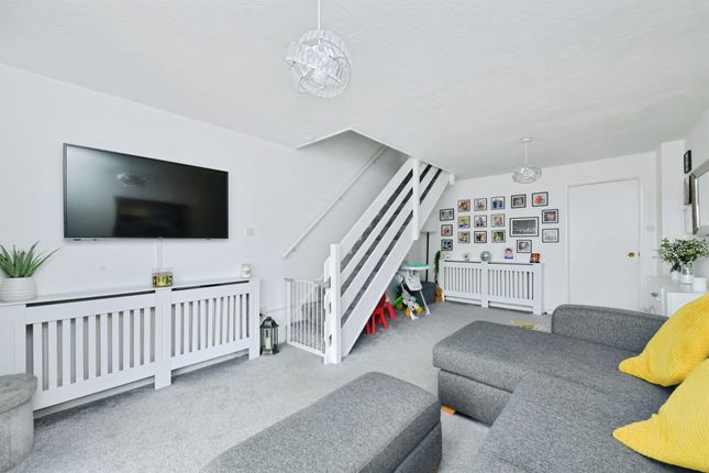 5, Gordon Court, Saltash photo 2