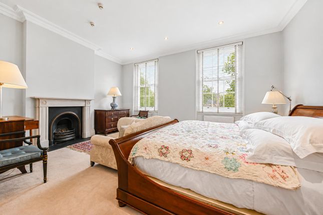 19, Regents Park Terrace, London photo 4