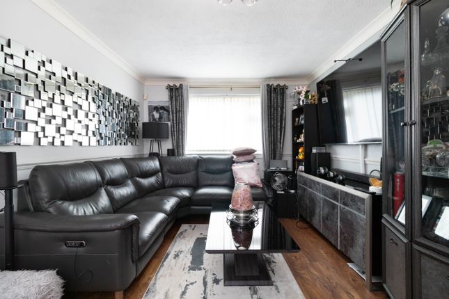 22, Lewis Terrace, Dundee photo 4