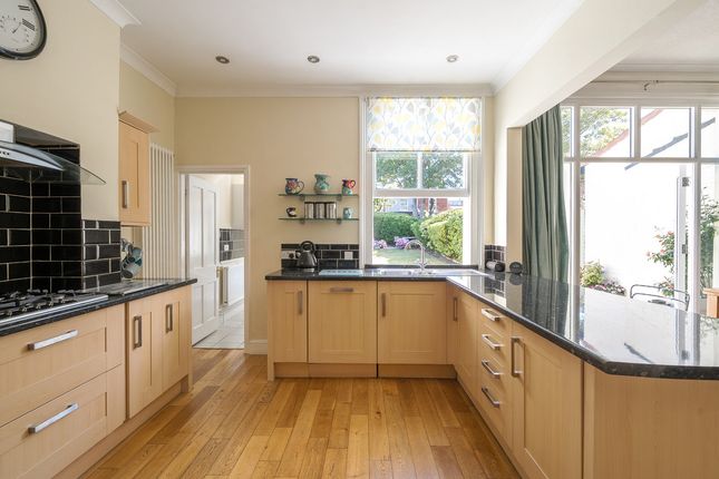 4, Larch Road, London photo 4