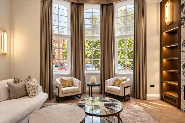 Flat 1, 79, Cadogan Square, London photo 3