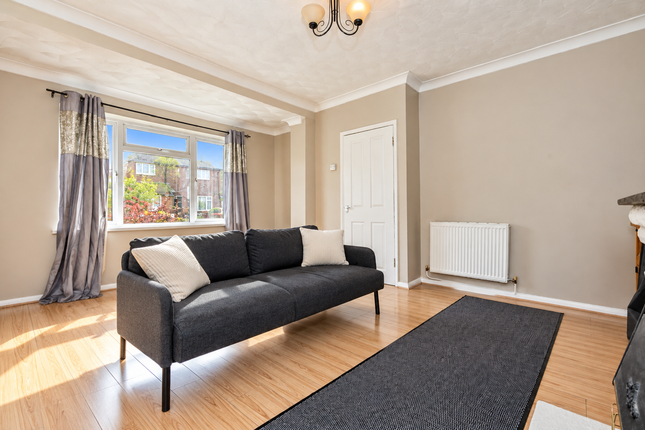 187, Araglen Avenue, South Ockendon photo 2