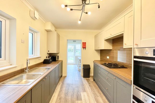 Room 5, 186 Dominion Road, Worthing photo 5