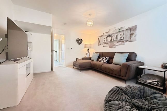 31 Grayling Avenue, Swindon photo 2