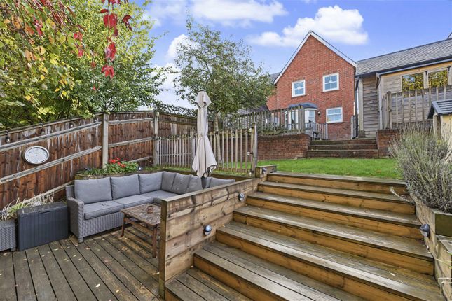 Probyn Close, Kimpton photo 4
