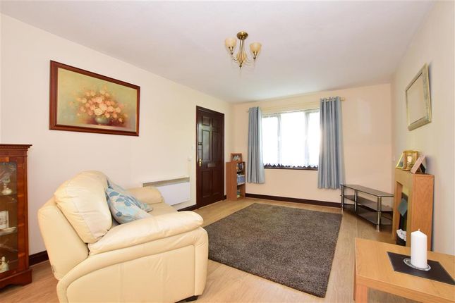 Wickford Avenue Basildon Essex Ss13 1 Bedroom Flat For