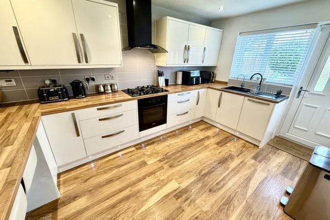 9, Fieldfare Road, Hartlepool photo 2