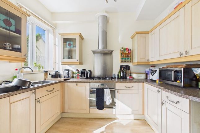 5, Elgin Court, Stonehouse photo 4