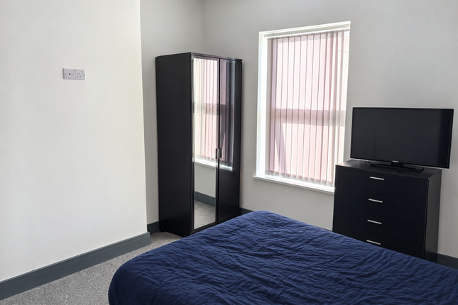 Room 2, 9 Nicholls Street, Stoke-on-Trent photo 2