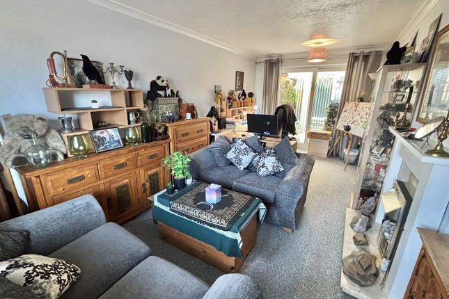 5, Tadcaster Avenue, Leicester photo 3
