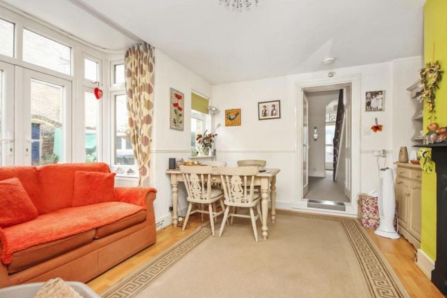 128, Nags Head Road, Enfield photo 4