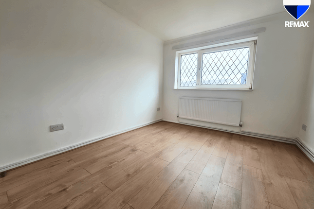 54, Claremont Close, London photo 3