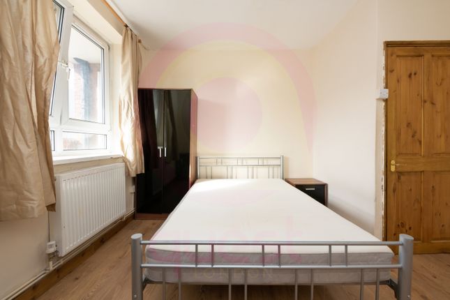 Room to rent in Darling Row, Whitechapel, Shadwell, East London